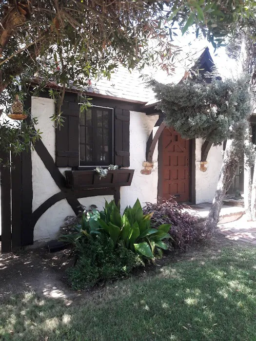 Snow White Cottages Picture 4