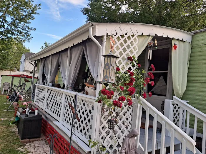 Sam's Mobile Home Park Picture 1