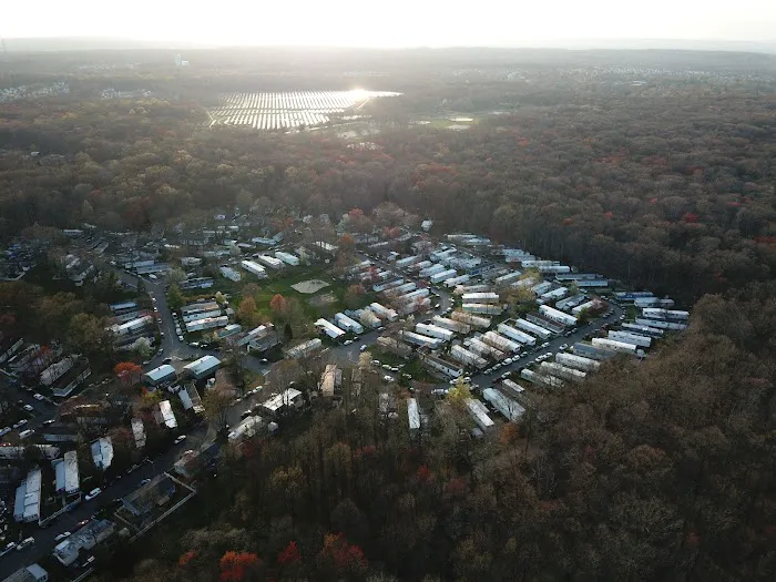 Monmouth Mobile Home Park Picture 8