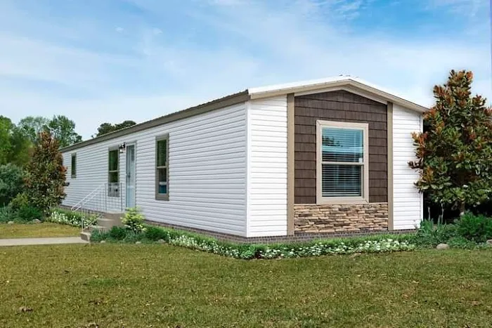 Lakeside Village Mobile Home Picture 3