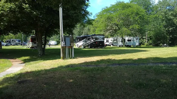Navy Earle MWR RV Park Picture 7