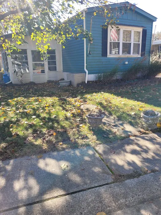 Maple Glen Mobile Home Park Picture 7