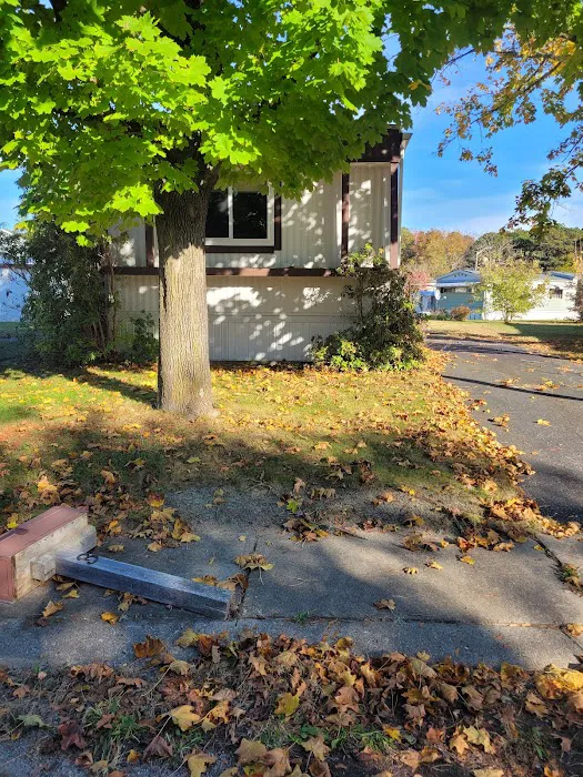 Maple Glen Mobile Home Park Picture 9