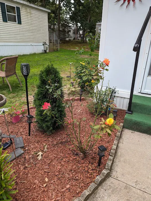 Roberts Mobile Home Park Picture 2