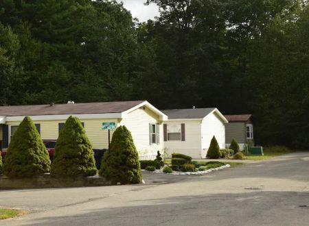 New Twin Lakes Village Manufactured Home Community