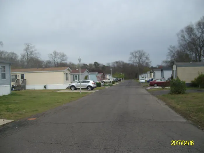 Hilltop Mobile Village Picture 3