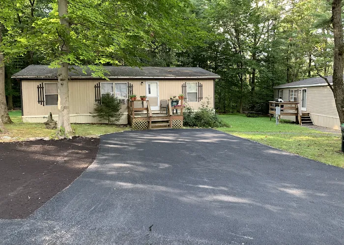 Estates at Hamilton Hills Picture 2