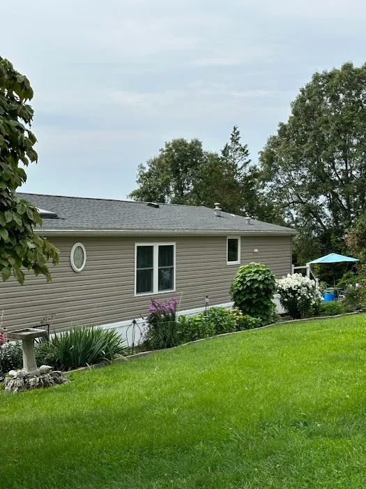 Lakeview Terrace Mobile Home Park Picture 1