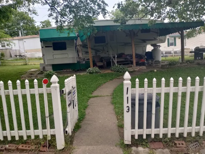 Terry's Mobile Home Park Picture 3