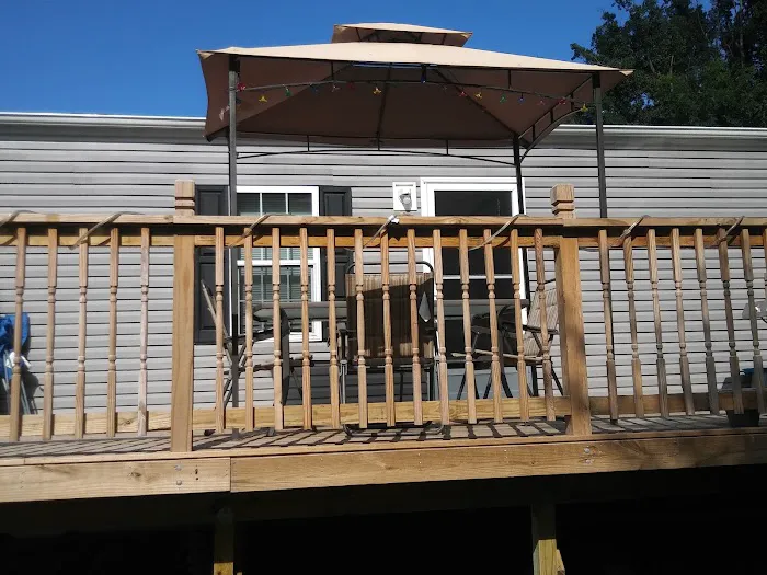 Terry's Mobile Home Park Picture 10