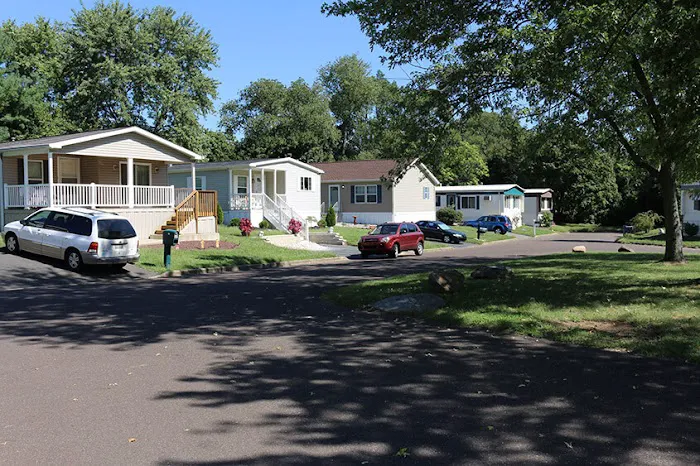 Pennwood Crossing Manufactured Home Community Picture 1