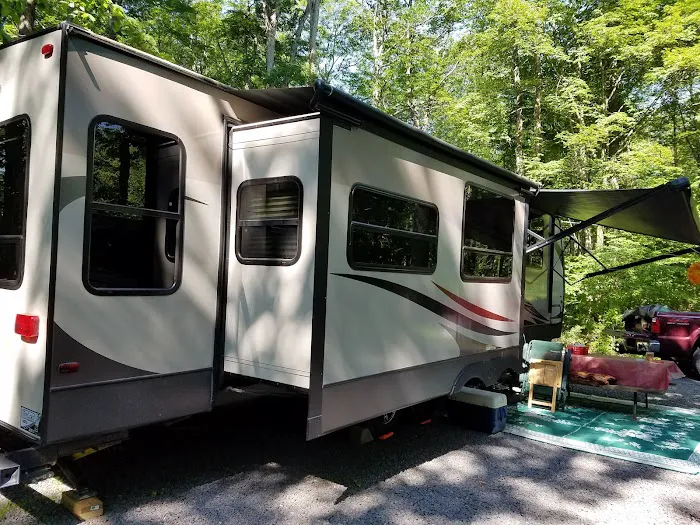 Colonial Woods Family Camping Resort Picture 9
