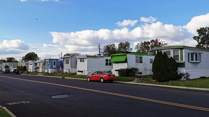 Cherry Hill Mobile Home Park Picture 3