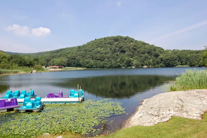 West Point FMWR Round Pond Outdoor Recreation Area Picture 2
