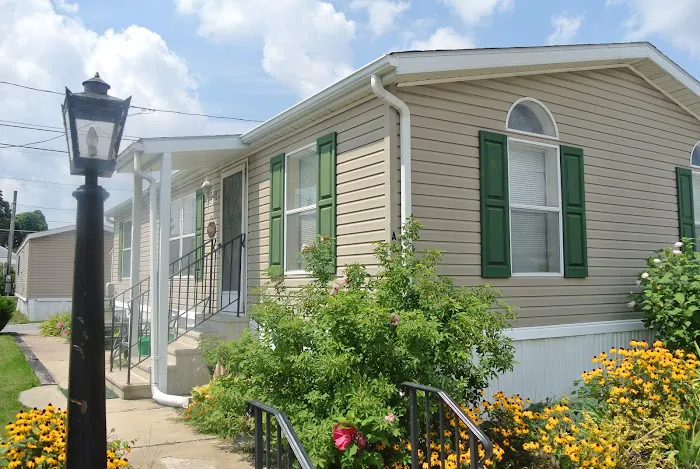 Holly Park Court Mobile Home Park, by Valley Community Management Picture 3