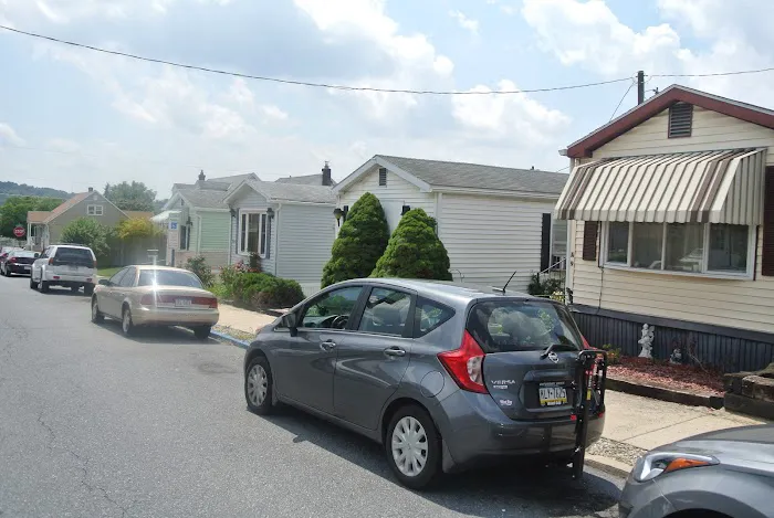 Holly Park Court Mobile Home Park, by Valley Community Management Picture 1