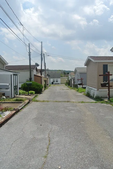 Holly Park Court Mobile Home Park, by Valley Community Management Picture 4
