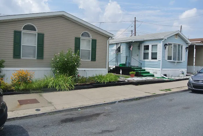 Holly Park Court Mobile Home Park, by Valley Community Management Picture 8