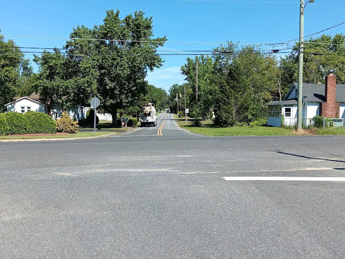 Whispering Pines Mobile Home Park Picture 3