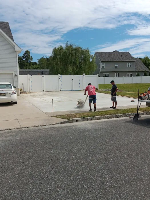 Whispering Pines Mobile Home Park Picture 2