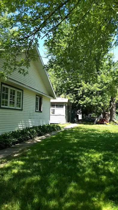 Charlies Lakeside Colony Picture 6