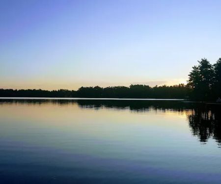 Kingston Cottage By The Lake
