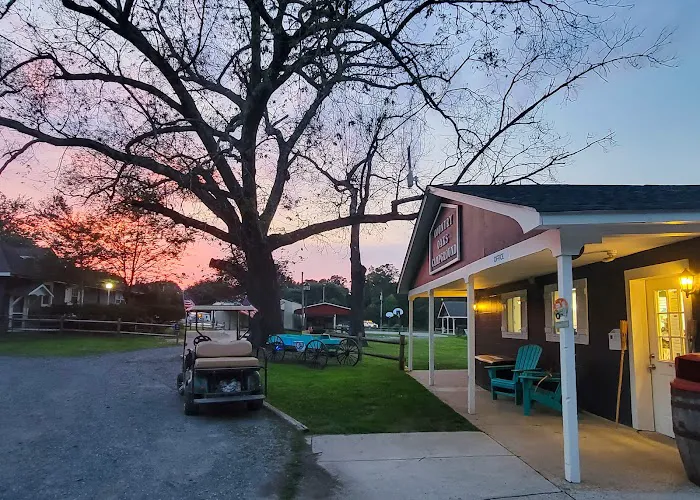 Spacious Skies Campgrounds - Country Oaks Picture 3