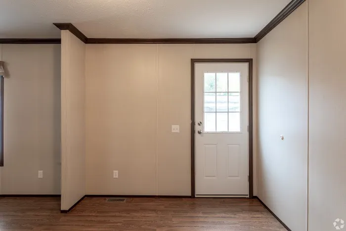 Maple Manor Picture 8