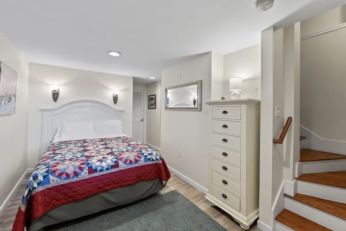 Perkins Cove Oceanfront Cottage Picture 3