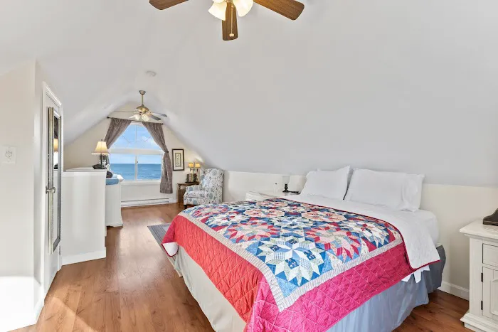 Perkins Cove Oceanfront Cottage Picture 4
