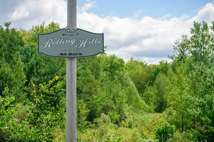 Rolling Hills Mobile Home Park Picture 3