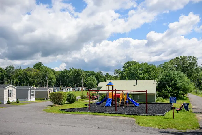 Rolling Hills Mobile Home Park Picture 5