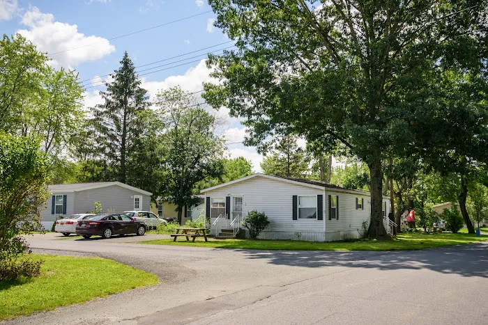 Rolling Hills Mobile Home Park Picture 7
