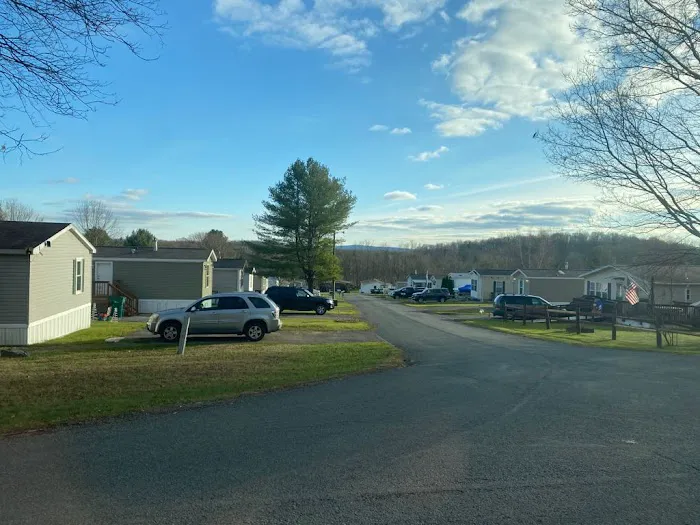 Benton Hills Mobile Home Park Picture 1