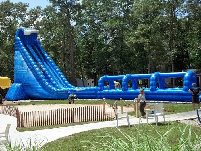 Adventure Bound Camping Resorts - Tall Pines Picture 7