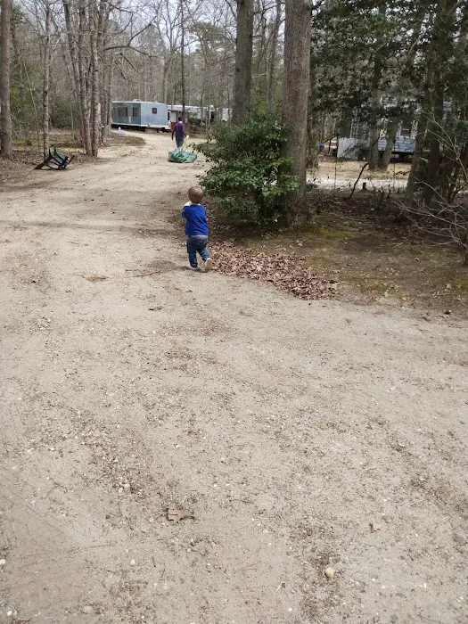 Lazy River Campground Picture 6
