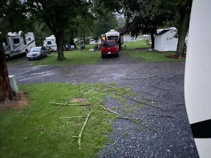 Hillcrest RV & Mobile Home Park Picture 6