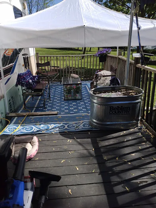 Hillcrest RV & Mobile Home Park Picture 8