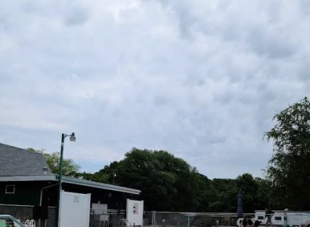 North Fork Cottages & RV Resort