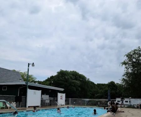 North Fork Cottages & RV Resort