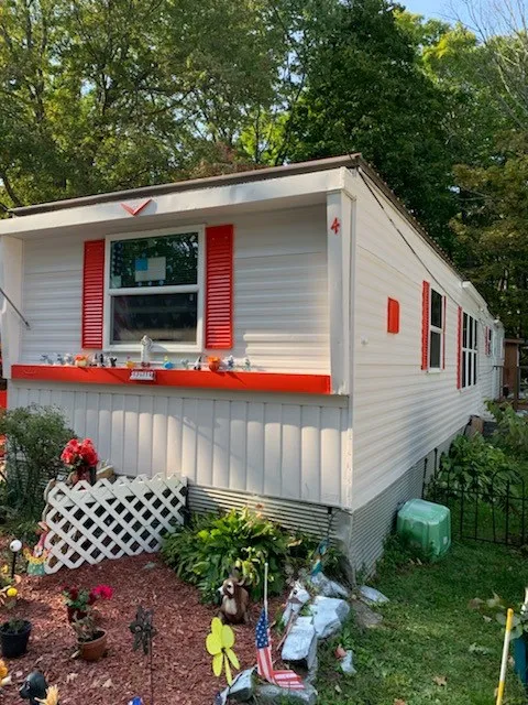 Pine Haven Mobile Home Community Picture 9