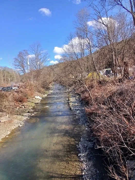 Creekside Mobile Home Park Picture 2