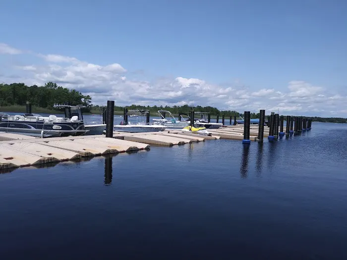 River Beach RV Resort Picture 8