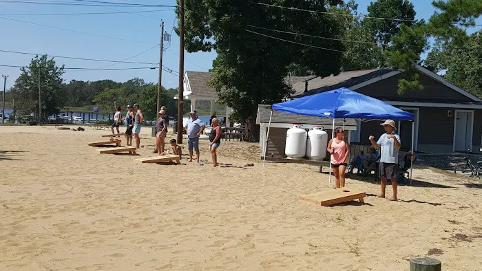 River Beach RV Resort Picture 10