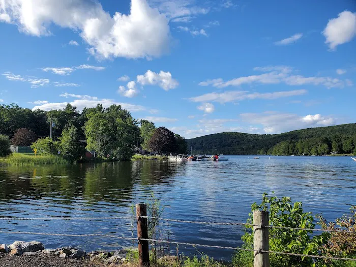 Lake Waramaug State Park Campground Picture 1