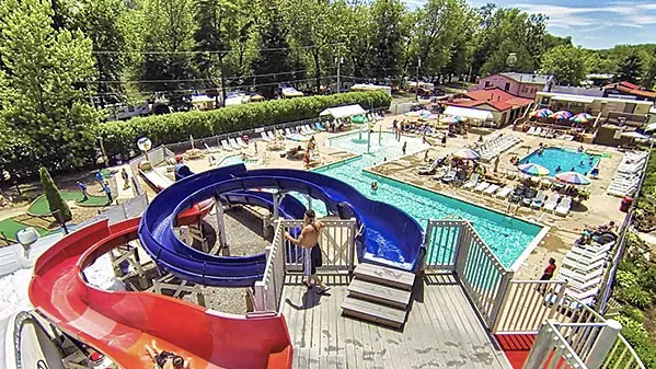 Splash Magic RV Resort by Rjourney Picture 4