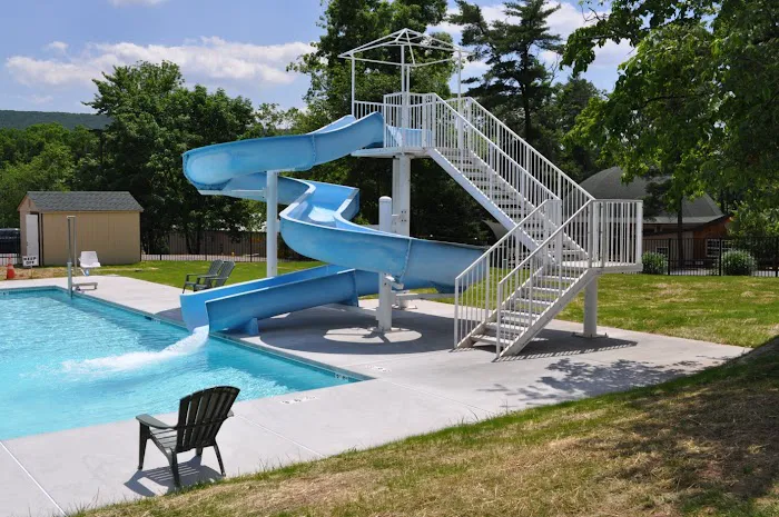 Twin Grove RV Resort & Cottages Picture 9