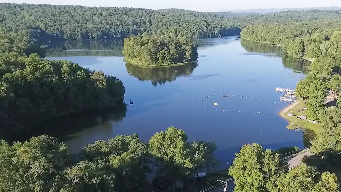 Keen Lake Camping Cottage Resort Picture 9