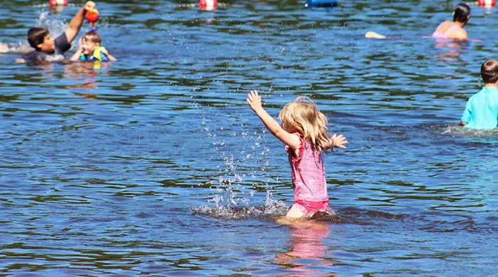 Keen Lake Camping Cottage Resort Picture 8