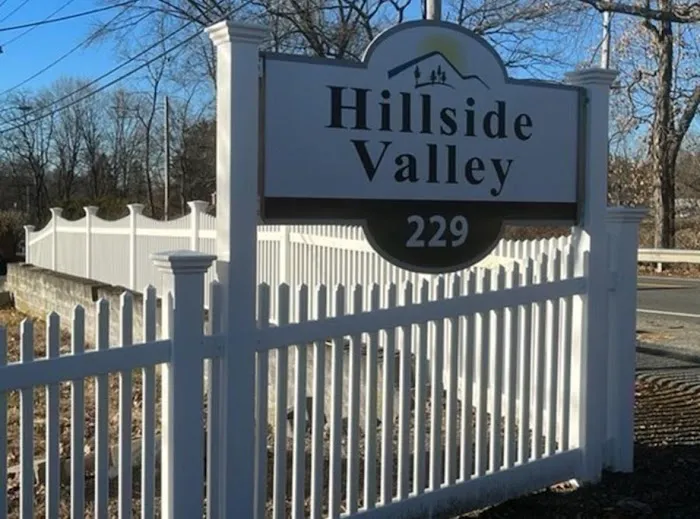 Hillside Valley Mobile Home Community Picture 3